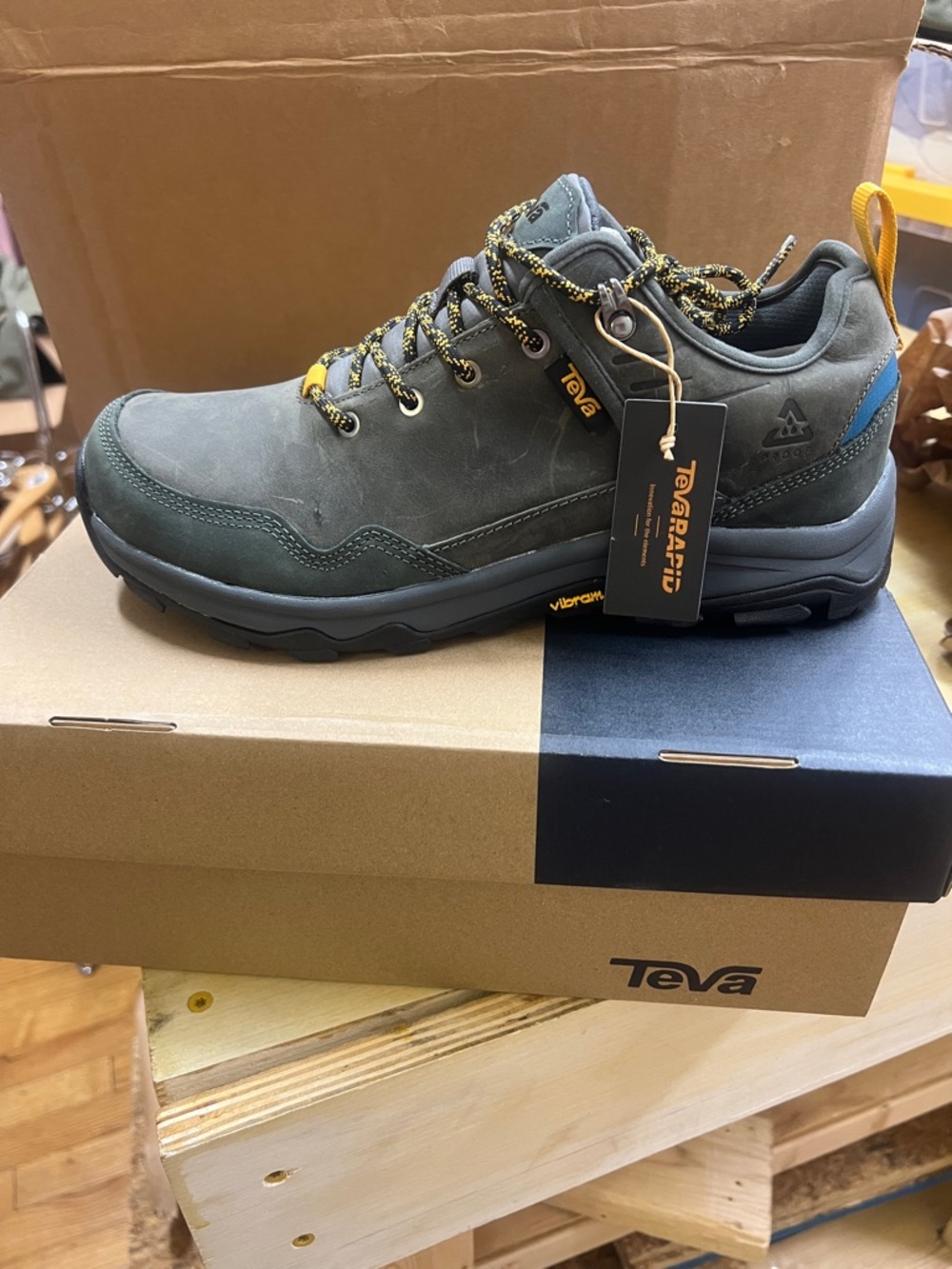NWT M's Teva Riva Hiking Shoe- Charcoal/Blue